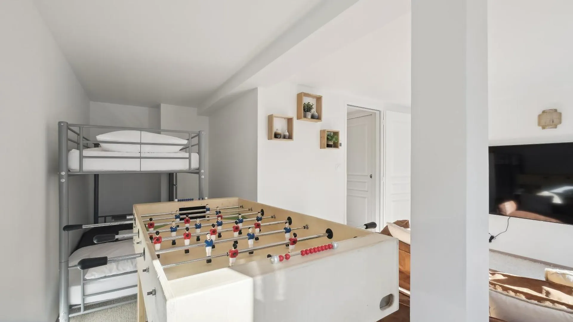 Apartment A Rooftop In Paris